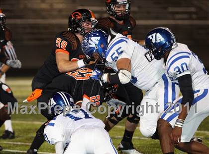 Thumbnail 1 in Van Alstyne vs. Gilmer (3A Division 2 Regional Playoff) photogallery.