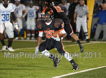 Thumbnail 2 in Van Alstyne vs. Gilmer (3A Division 2 Regional Playoff) photogallery.