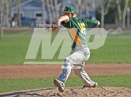 Thumbnail 3 in New London @ East Lyme photogallery.