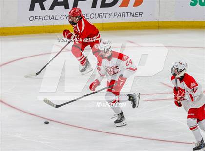 Thumbnail 1 in Catholic Memorial vs St. John's (MIAA Division 1 Final) photogallery.