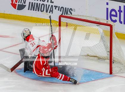 Thumbnail 1 in Catholic Memorial vs St. John's (MIAA Division 1 Final) photogallery.