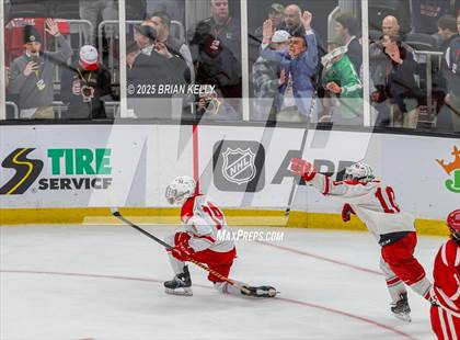 Thumbnail 2 in Catholic Memorial vs St. John's (MIAA Division 1 Final) photogallery.
