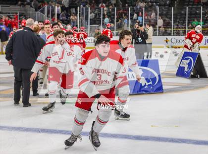 Thumbnail 2 in Catholic Memorial vs St. John's (MIAA Division 1 Final) photogallery.