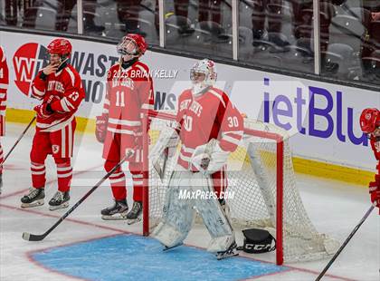 Thumbnail 3 in Catholic Memorial vs St. John's (MIAA Division 1 Final) photogallery.