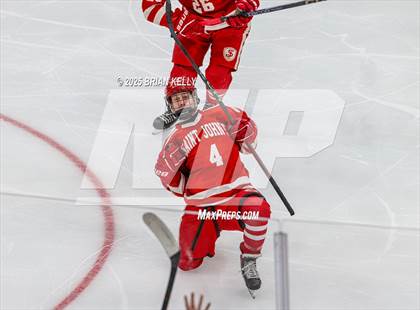 Thumbnail 2 in Catholic Memorial vs St. John's (MIAA Division 1 Final) photogallery.