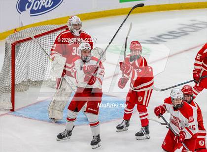 Thumbnail 2 in Catholic Memorial vs St. John's (MIAA Division 1 Final) photogallery.