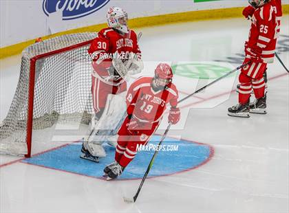 Thumbnail 1 in Catholic Memorial vs St. John's (MIAA Division 1 Final) photogallery.