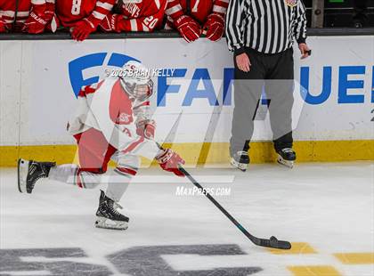 Thumbnail 3 in Catholic Memorial vs St. John's (MIAA Division 1 Final) photogallery.