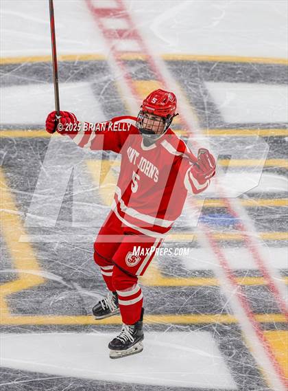 Thumbnail 1 in Catholic Memorial vs St. John's (MIAA Division 1 Final) photogallery.