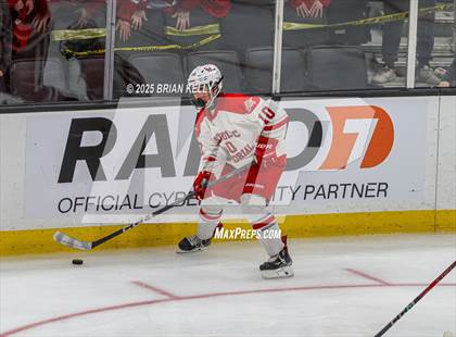 Thumbnail 3 in Catholic Memorial vs St. John's (MIAA Division 1 Final) photogallery.