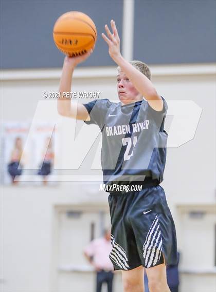 Thumbnail 1 in Sarasota vs. Braden River photogallery.