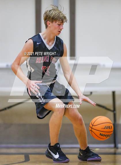 Thumbnail 2 in Sarasota vs. Braden River photogallery.