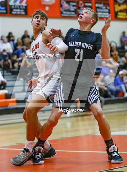 Thumbnail 2 in Sarasota vs. Braden River photogallery.