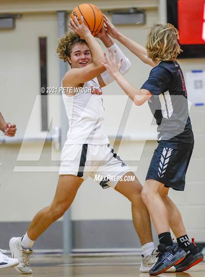 Thumbnail 2 in Sarasota vs. Braden River photogallery.