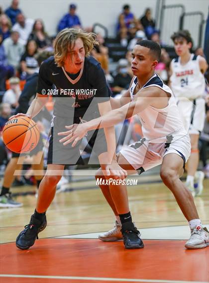 Thumbnail 3 in Sarasota vs. Braden River photogallery.