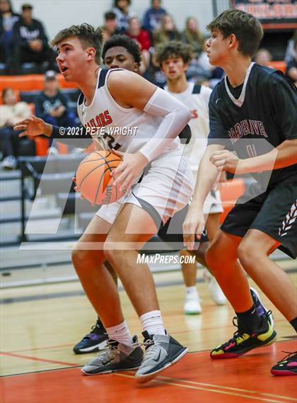 Thumbnail 2 in Sarasota vs. Braden River photogallery.
