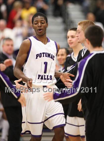 Thumbnail 1 in Woodgrove vs. Potomac Falls photogallery.