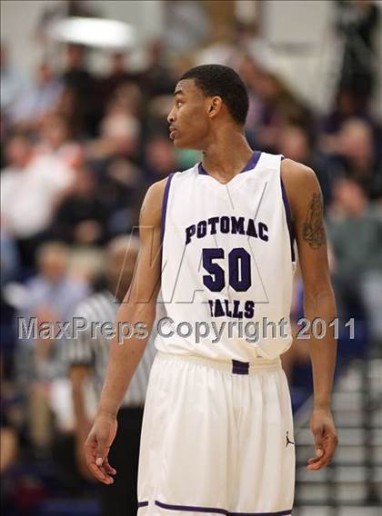 Thumbnail 1 in Woodgrove vs. Potomac Falls photogallery.
