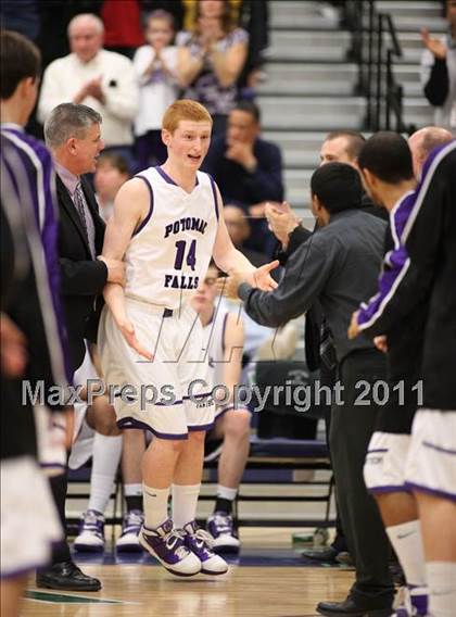 Thumbnail 2 in Woodgrove vs. Potomac Falls photogallery.