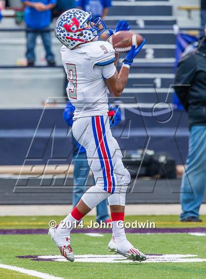 Thumbnail 1 in Navasota vs. Henderson (UIL Region 3 4A  Div 1 Quarterfinal)  photogallery.