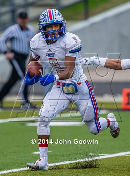 Thumbnail 1 in Navasota vs. Henderson (UIL Region 3 4A  Div 1 Quarterfinal)  photogallery.