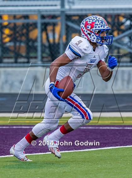 Thumbnail 3 in Navasota vs. Henderson (UIL Region 3 4A  Div 1 Quarterfinal)  photogallery.