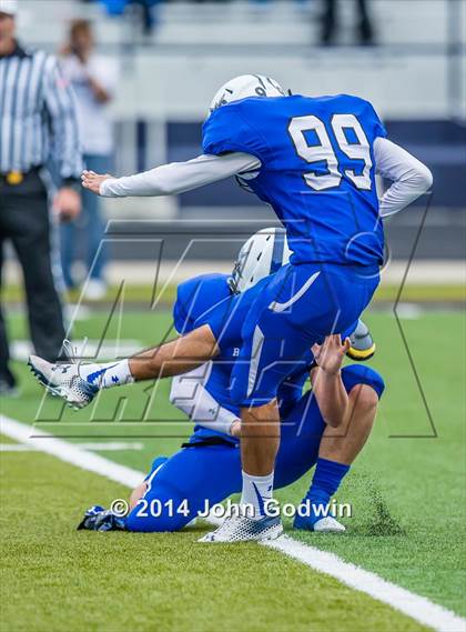 Thumbnail 1 in Navasota vs. Henderson (UIL Region 3 4A  Div 1 Quarterfinal)  photogallery.
