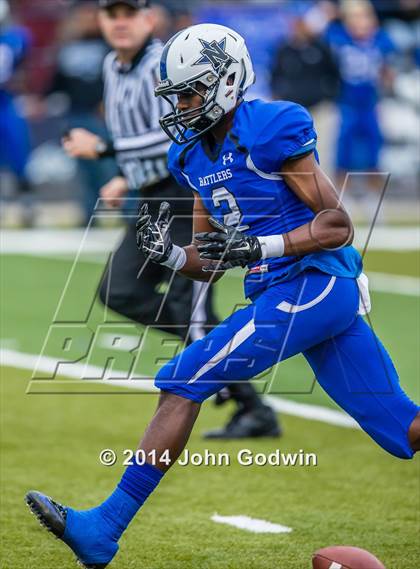 Thumbnail 2 in Navasota vs. Henderson (UIL Region 3 4A  Div 1 Quarterfinal)  photogallery.