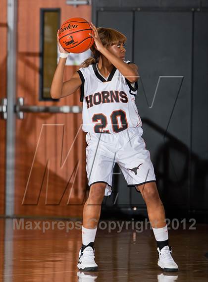 Thumbnail 1 in Dobie vs. Madison (McDonald's Texas Invitational) photogallery.