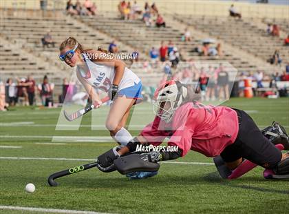 Thumbnail 2 in Riverside vs Mountain View (Bulldog Invitational) photogallery.