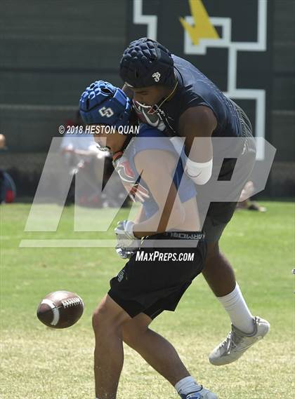Thumbnail 2 in Charter Oak vs. St. John Bosco (Battle at the Beach 7-on-7) photogallery.