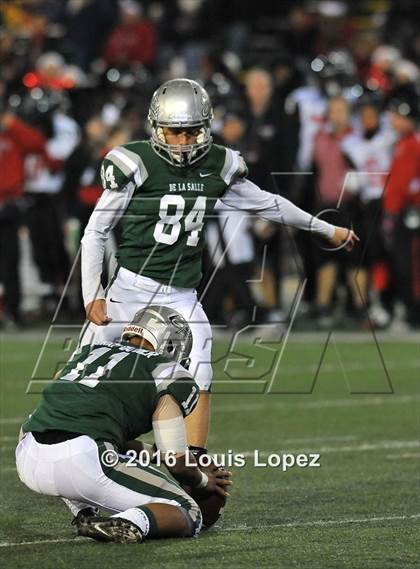 Thumbnail 2 in Centennial vs. De La Salle (CIF State Open Division Final) photogallery.