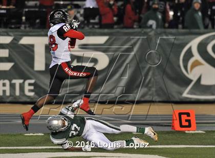 Thumbnail 1 in Centennial vs. De La Salle (CIF State Open Division Final) photogallery.
