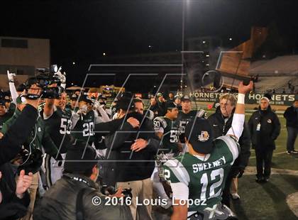 Thumbnail 1 in Centennial vs. De La Salle (CIF State Open Division Final) photogallery.