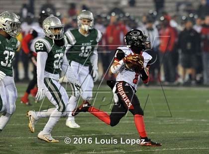 Thumbnail 3 in Centennial vs. De La Salle (CIF State Open Division Final) photogallery.