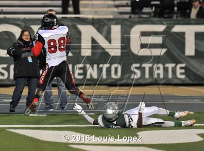 Thumbnail 2 in Centennial vs. De La Salle (CIF State Open Division Final) photogallery.