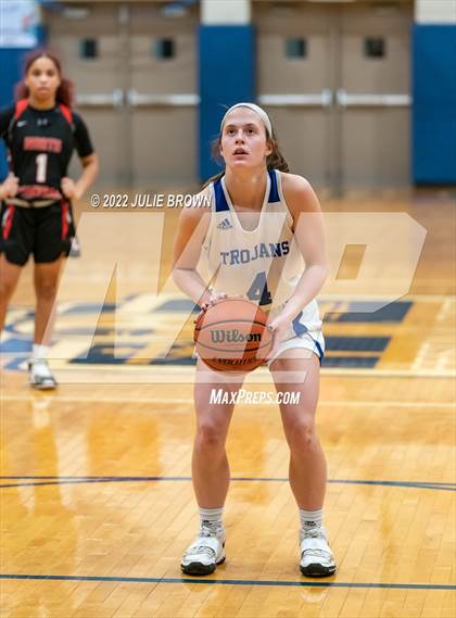 Thumbnail 3 in North Central @ Indianapolis Bishop Chatard photogallery.