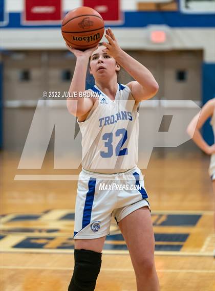 Thumbnail 3 in North Central @ Indianapolis Bishop Chatard photogallery.