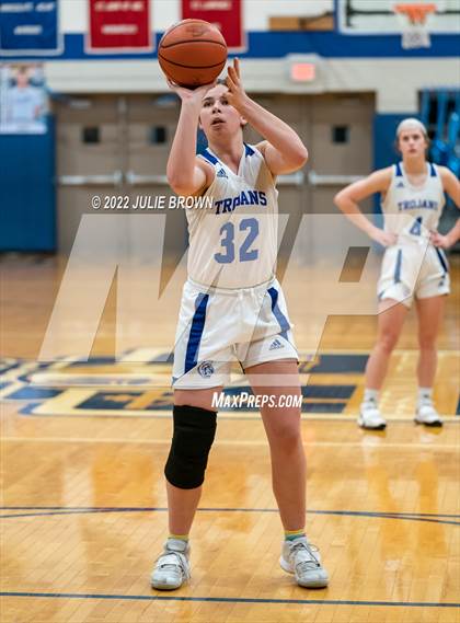 Thumbnail 1 in North Central @ Indianapolis Bishop Chatard photogallery.