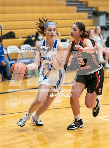 Thumbnail 2 in North Central @ Indianapolis Bishop Chatard photogallery.