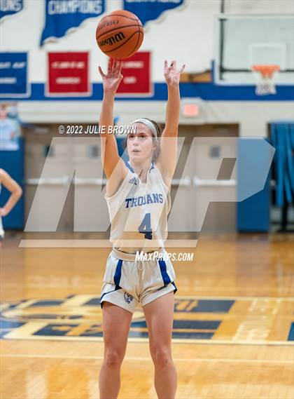 Thumbnail 1 in North Central @ Indianapolis Bishop Chatard photogallery.