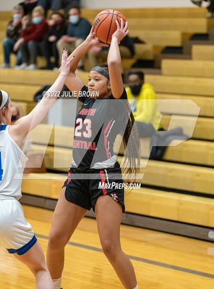 Thumbnail 3 in North Central @ Indianapolis Bishop Chatard photogallery.