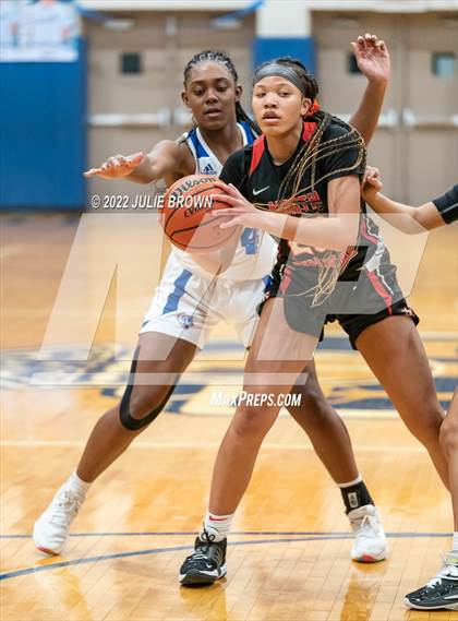 Thumbnail 2 in North Central @ Indianapolis Bishop Chatard photogallery.