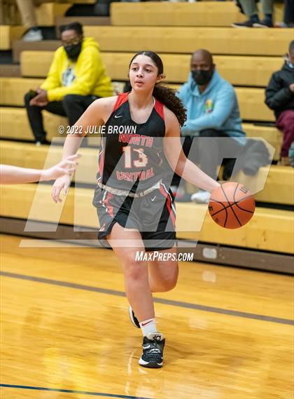 Thumbnail 2 in North Central @ Indianapolis Bishop Chatard photogallery.