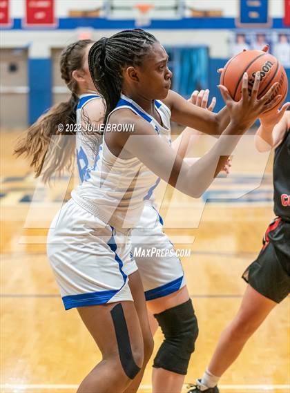 Thumbnail 2 in North Central @ Indianapolis Bishop Chatard photogallery.