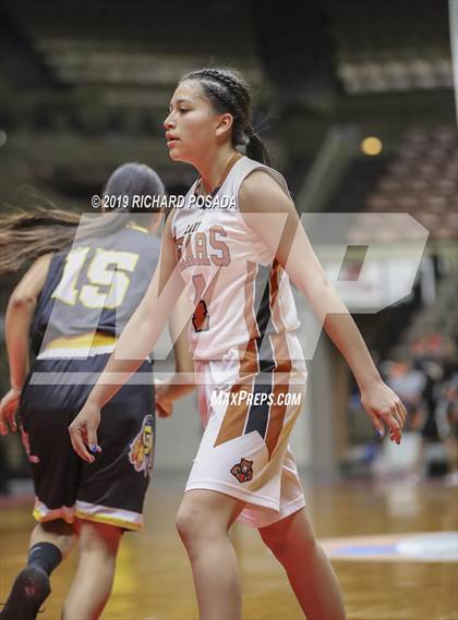 Thumbnail 1 in Selma vs. Fresno (CIF CS D3 Final) photogallery.