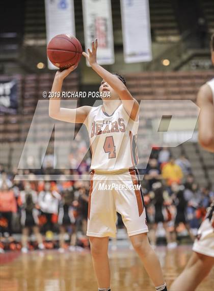 Thumbnail 2 in Selma vs. Fresno (CIF CS D3 Final) photogallery.