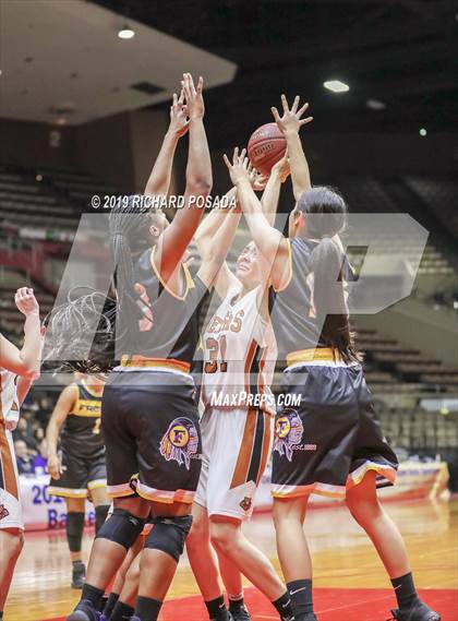 Thumbnail 1 in Selma vs. Fresno (CIF CS D3 Final) photogallery.
