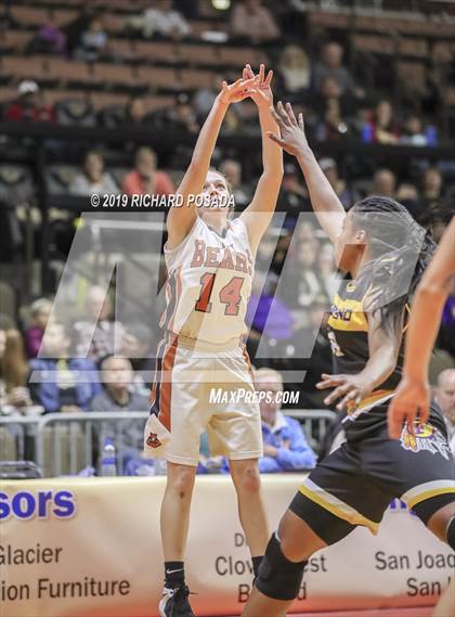 Thumbnail 2 in Selma vs. Fresno (CIF CS D3 Final) photogallery.