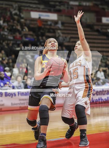 Thumbnail 2 in Selma vs. Fresno (CIF CS D3 Final) photogallery.